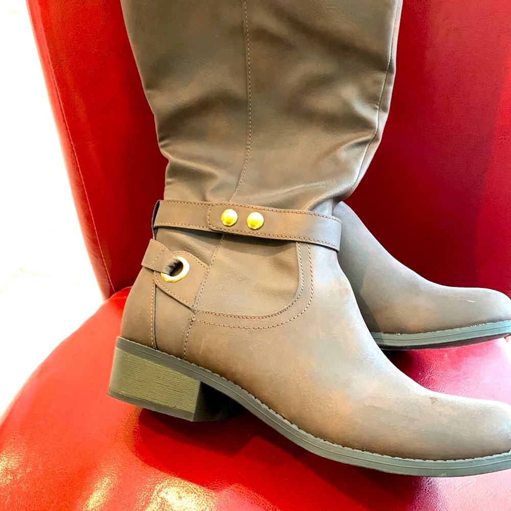 Comfortable, low heeled boots